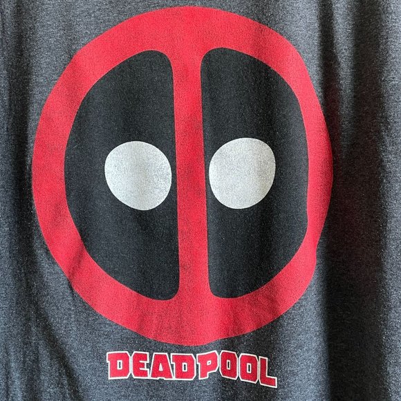 4/$25 Marvel TShirt Deadpool Comics Simple Distressed Logo Shield Gray Men XL - Picture 5 of 9